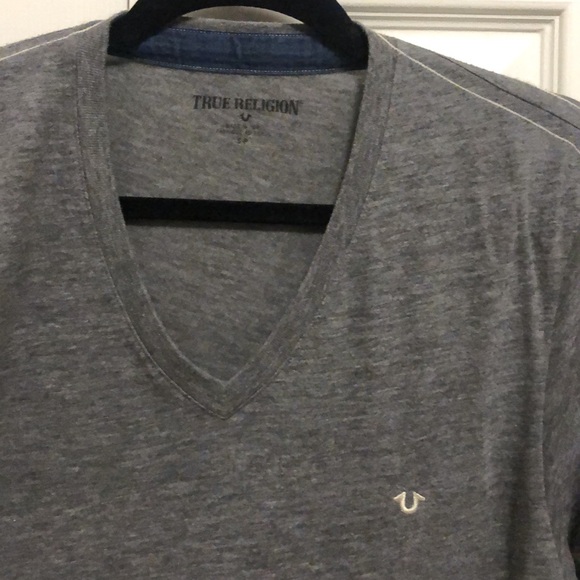 Mens True Religion Gray V Neck Shirt (Size Small) - Picture 2 of 4